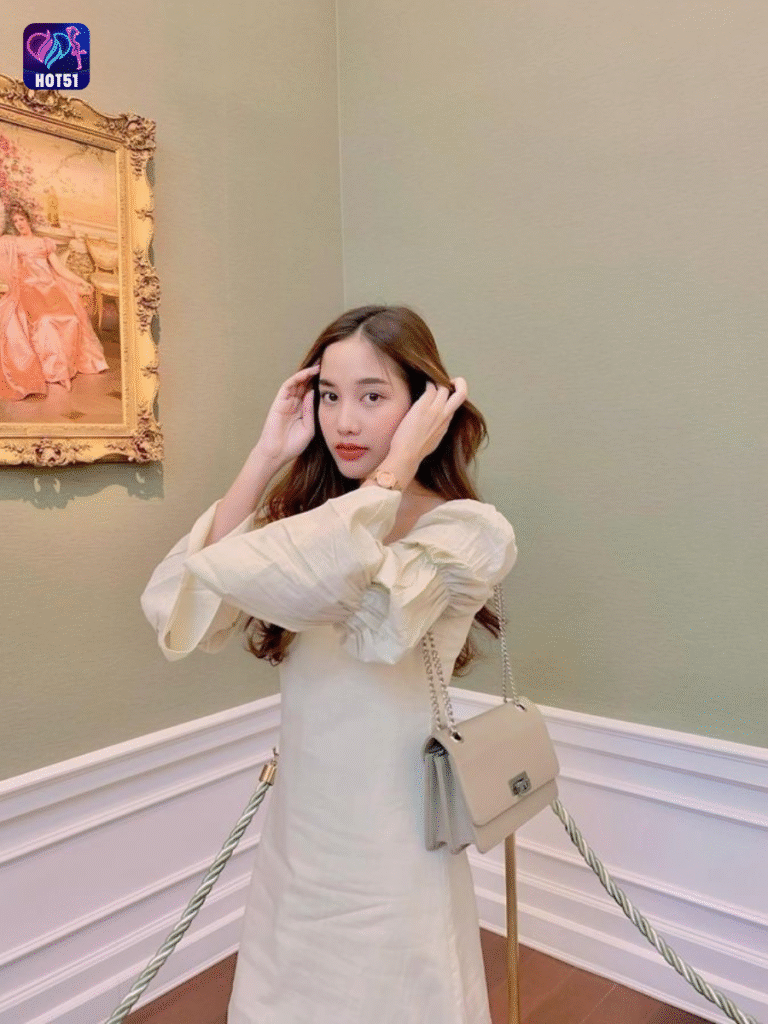 Stunning Hot51 Mod Beautiful Live 18+ Không Giới Hạn 1 Beautiful girl live stream on Hot51 app