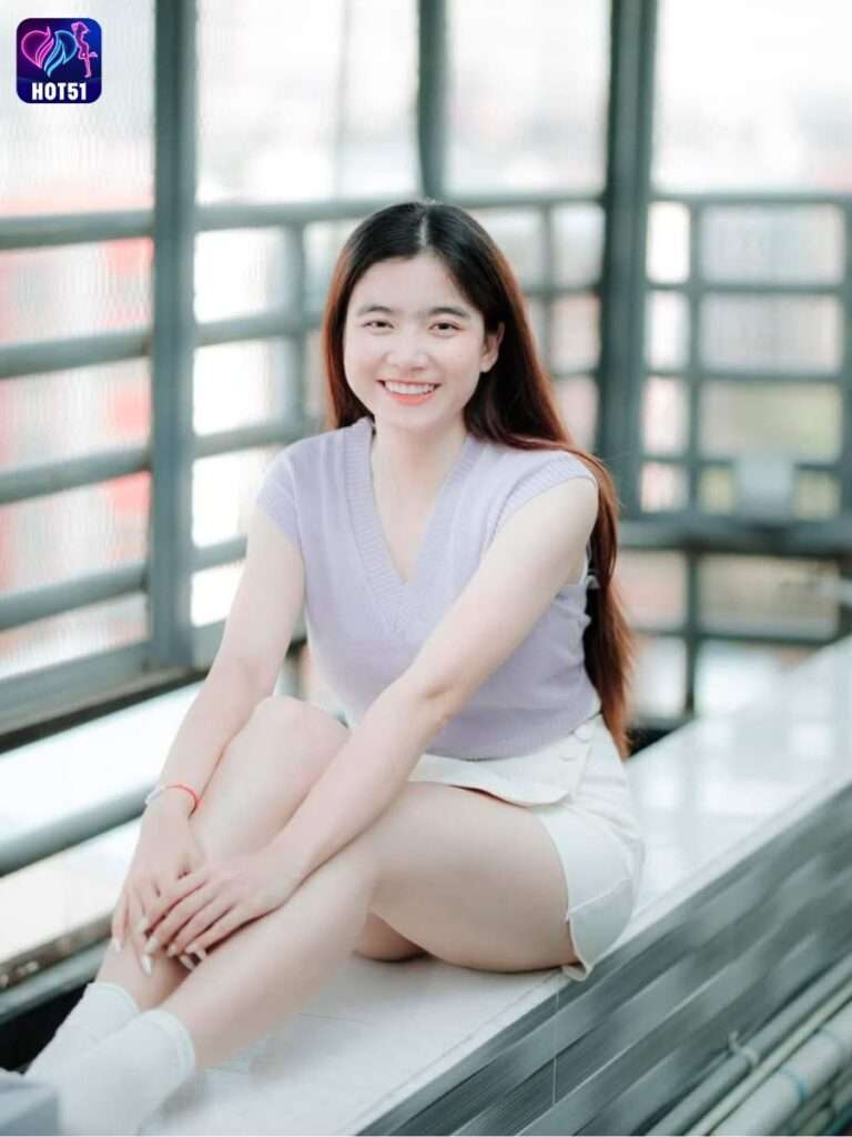 Beautiful Girl Livestream on Hot51 app